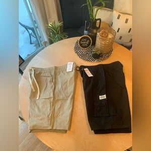 NWT 2 pr Men’s AKuVoL 9” inseam shorts pull-on 34” waist